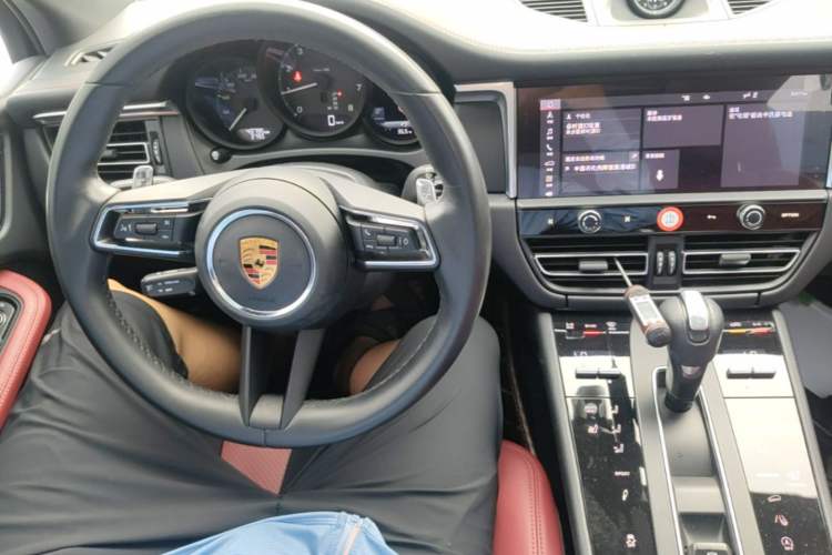 Used Porsche Macan 2023 Macan 2.0T Center Console