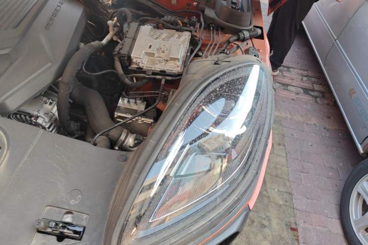 Used Porsche Macan 2023 Macan 2.0T Engine Bay Left