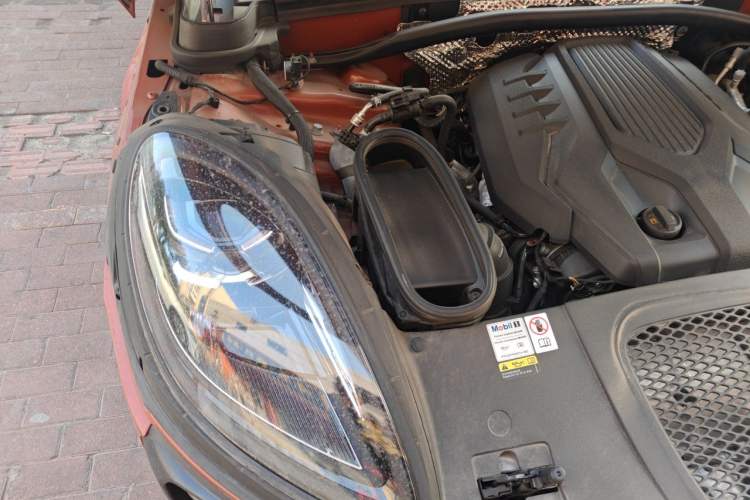 Used Porsche Macan 2023 Macan 2.0T Engine Bay Right