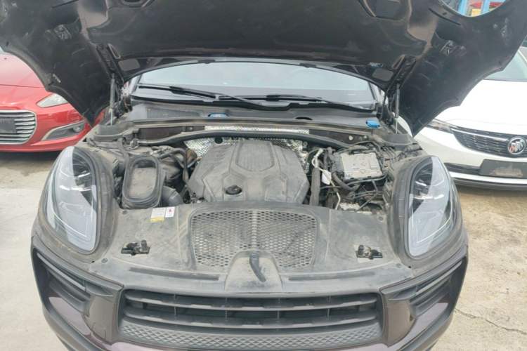 Used Porsche Macan 2023 Macan 2.0T Engine Bay