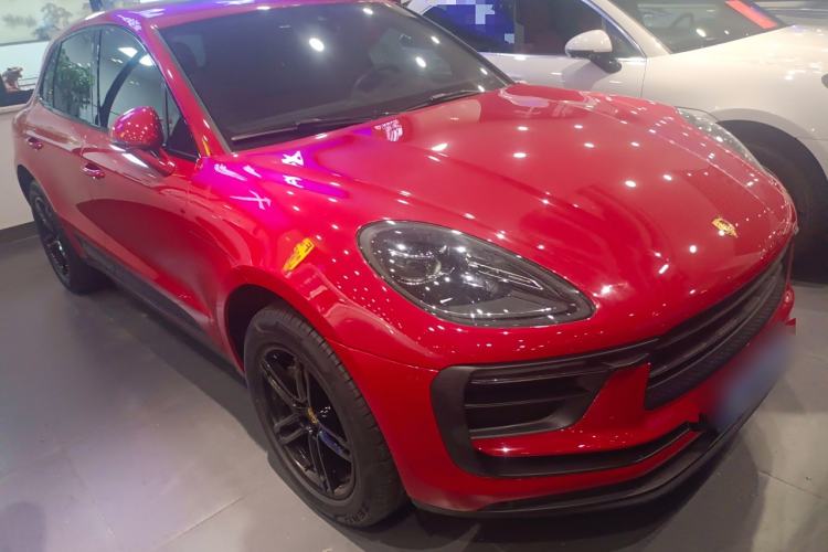 Used Porsche Macan 2023 Macan 2.0T Front Right 45 Deg
