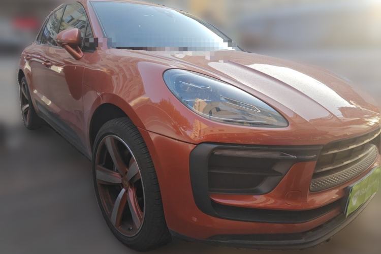 Used Porsche Macan 2023 Macan 2.0T Front Right 45 Deg