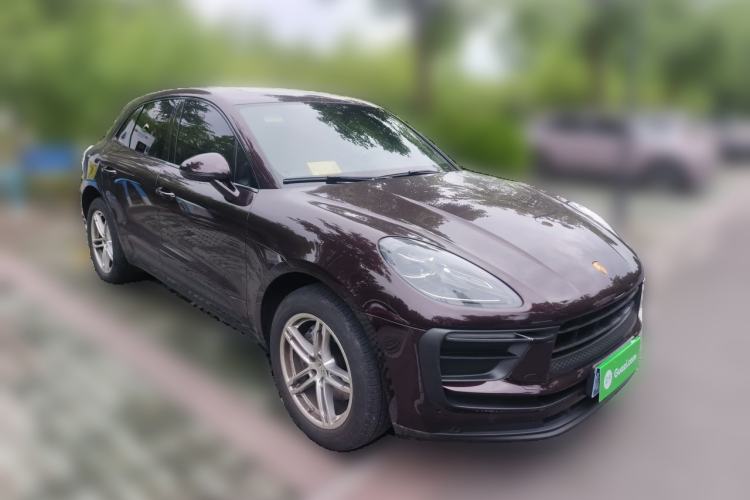 Used Porsche Macan 2023 Macan 2.0T Front Right 45 Deg
