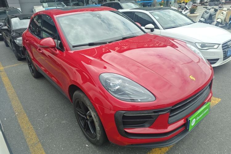 Used Porsche Macan 2023 Macan 2.0T Front Right 45 Deg