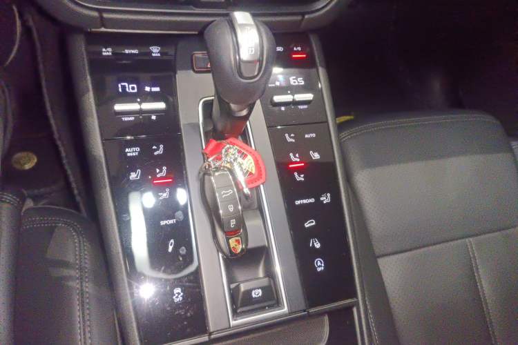 Used Porsche Macan 2023 Macan 2.0T Gear Lever