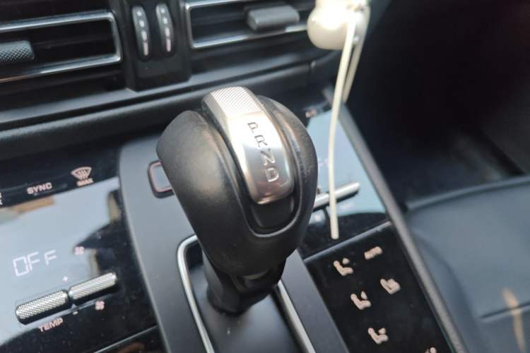 Used Porsche Macan 2023 Macan 2.0T Gear Lever
