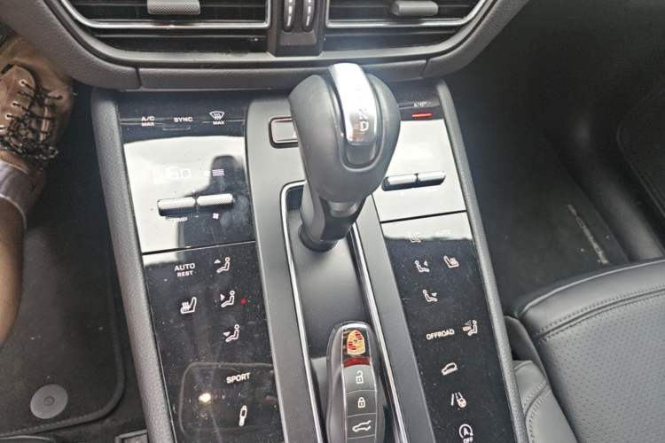 Used Porsche Macan 2023 Macan 2.0T Gear Lever