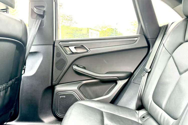 Used Porsche Macan 2023 Macan 2.0T Interior 1