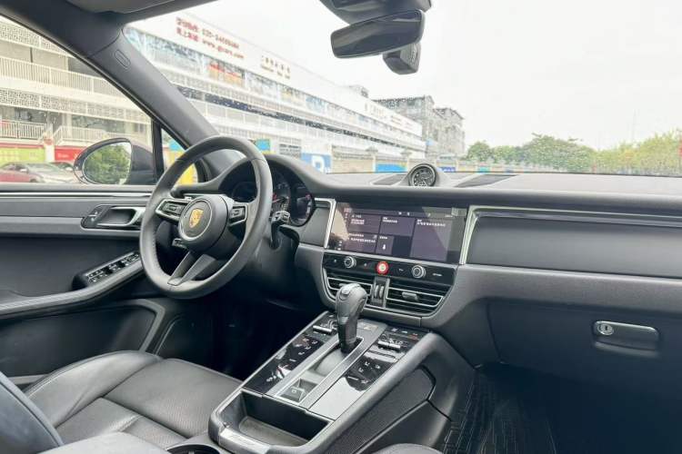 Used Porsche Macan 2023 Macan 2.0T Interior 2