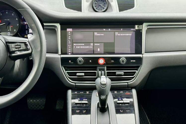 Used Porsche Macan 2023 Macan 2.0T Interior 3