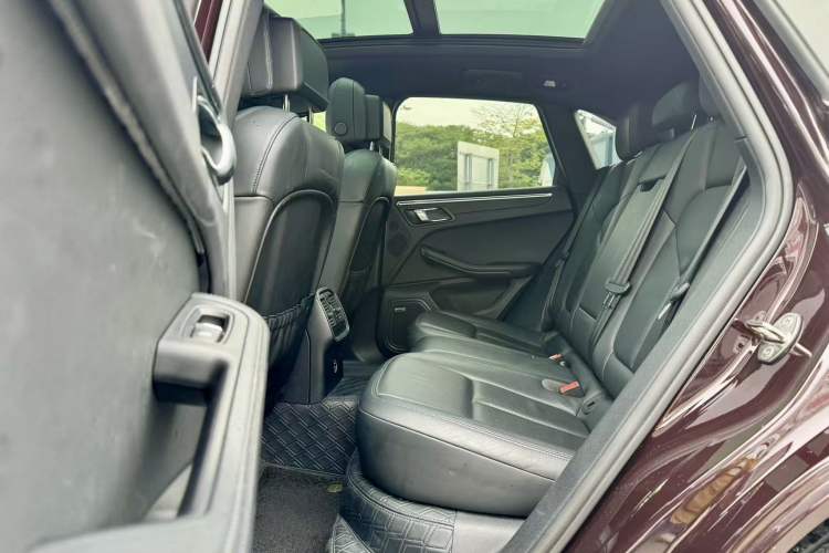 Used Porsche Macan 2023 Macan 2.0T Interior 4