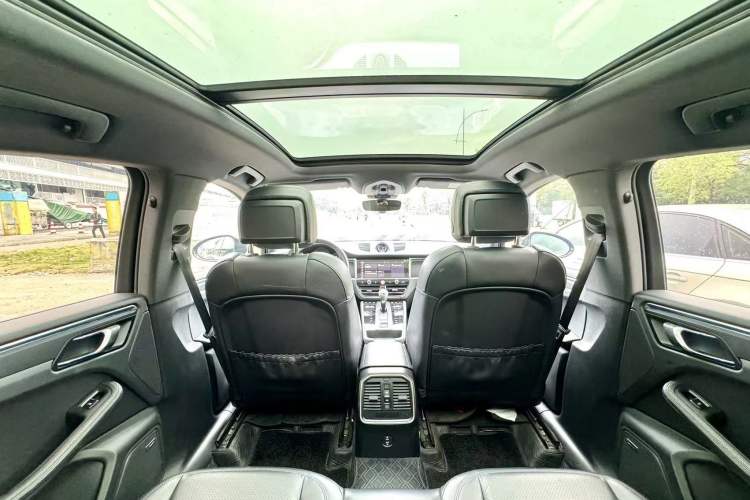 Used Porsche Macan 2023 Macan 2.0T Interior 5