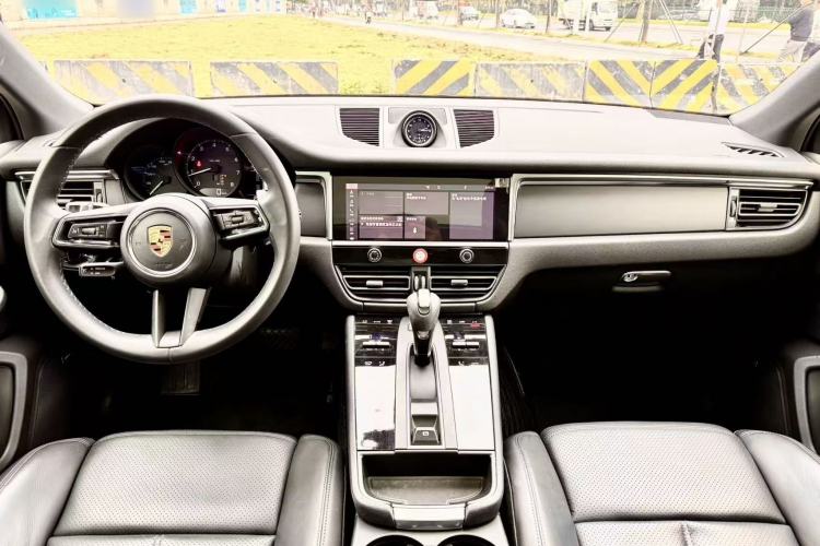 Used Porsche Macan 2023 Macan 2.0T Interior 7