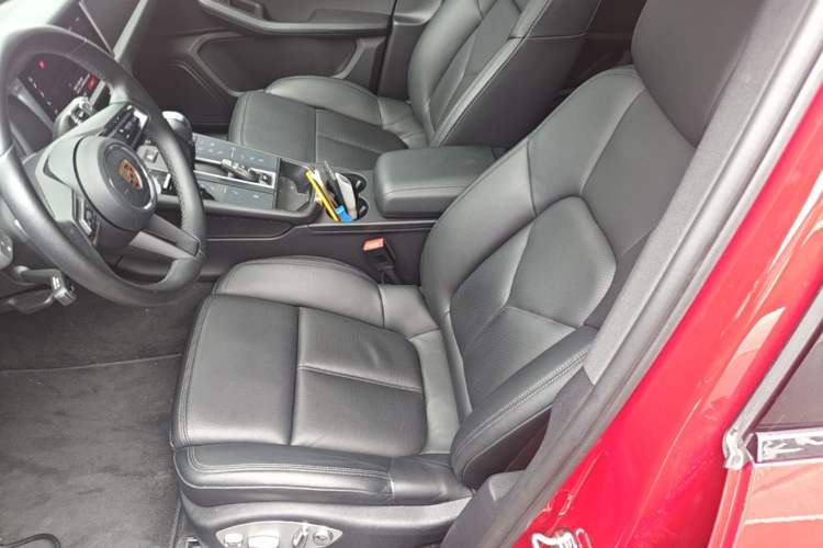 Used Porsche Macan 2023 Macan 2.0T Left Front Seat