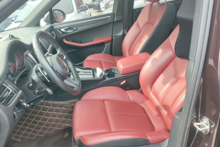 Used Porsche Macan 2023 Macan 2.0T Left Front Seat
