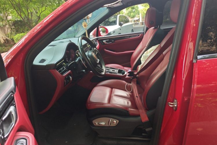 Used Porsche Macan 2023 Macan S 2.9T Left Front Seat