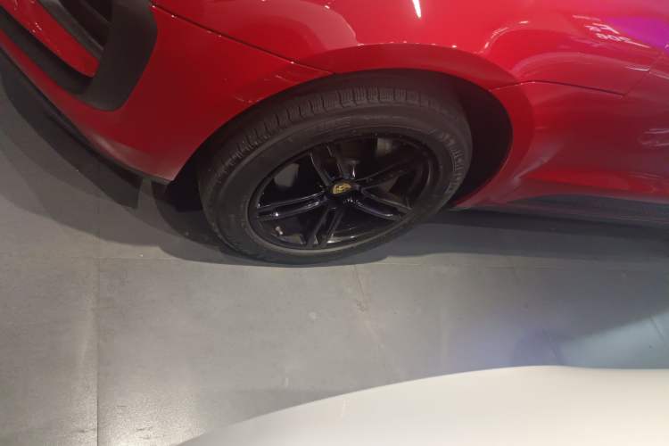 Used Porsche Macan 2023 Macan 2.0T Left Front Wheel Hub