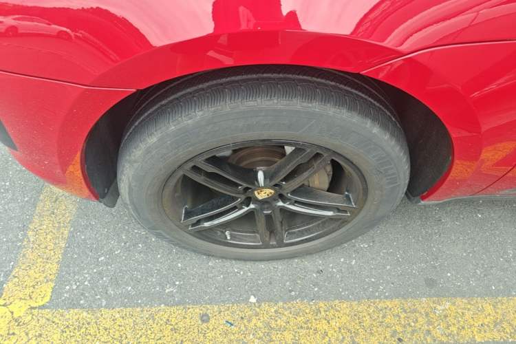 Used Porsche Macan 2023 Macan 2.0T Left Front Wheel Hub