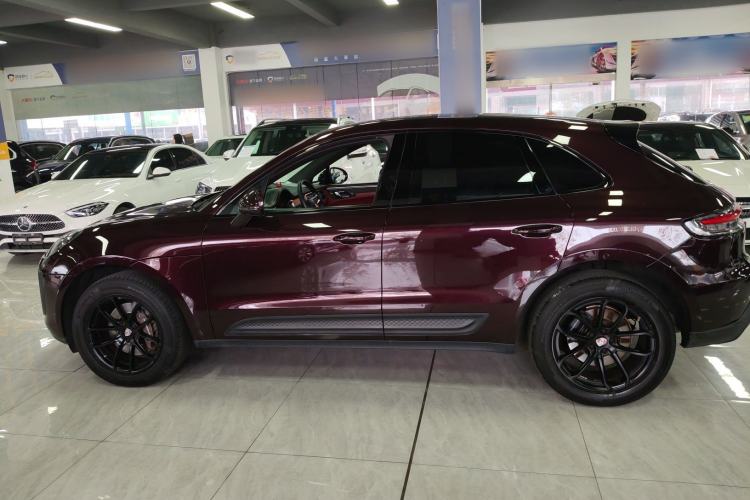 Used Porsche Macan 2023 Macan 2.0T Left Side