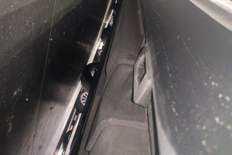 Used Porsche Macan 2023 Macan 2.0T Left Side Sill