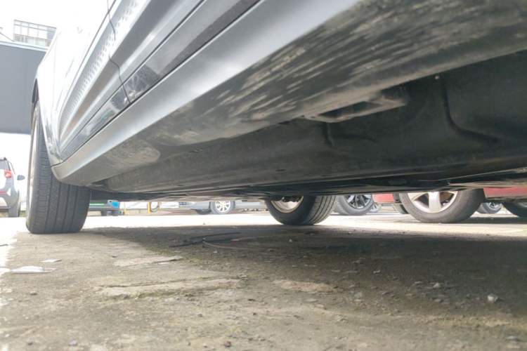Used Porsche Macan 2023 Macan 2.0T Left Side Sill