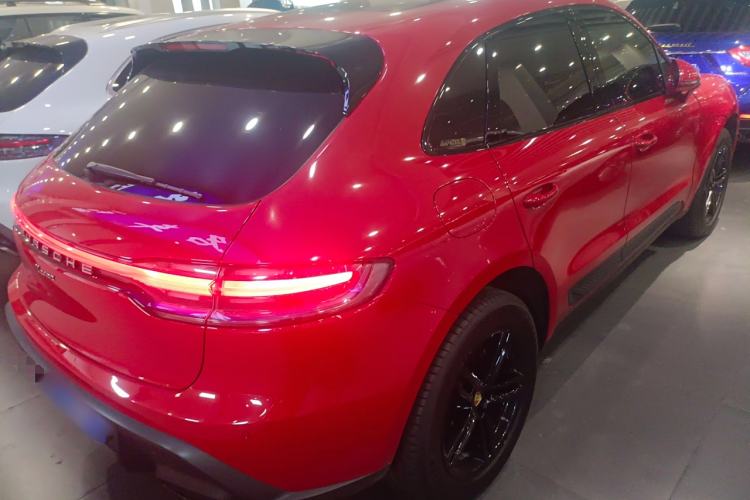 Used Porsche Macan 2023 Macan 2.0T Rear Right 45 Deg