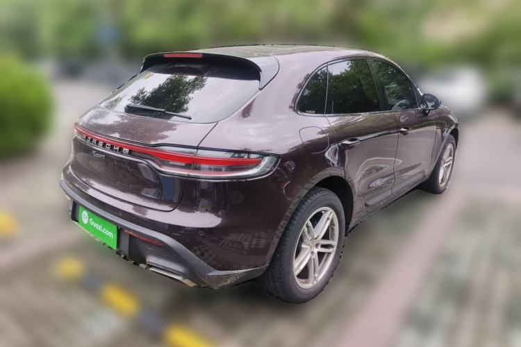 Used Porsche Macan 2023 Macan 2.0T Rear Right 45 Deg