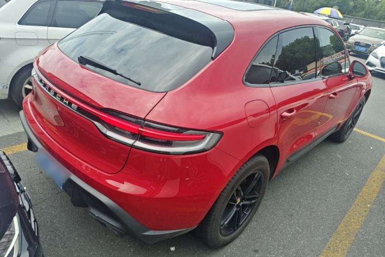Used Porsche Macan 2023 Macan 2.0T Rear Right 45 Deg
