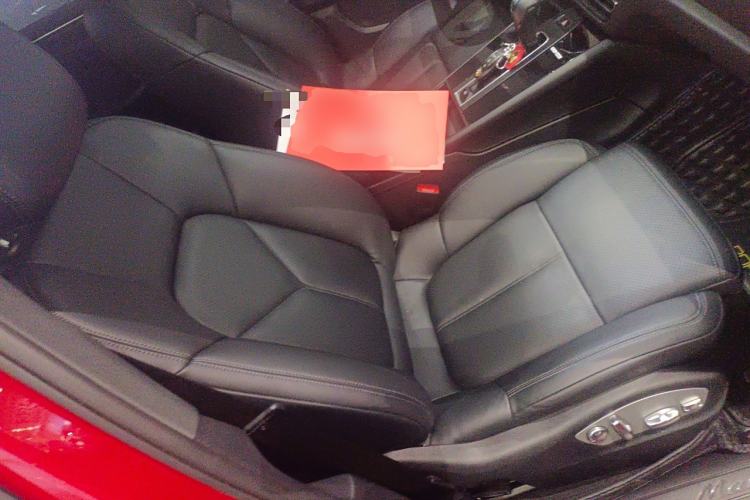 Used Porsche Macan 2023 Macan 2.0T Right Front Seat