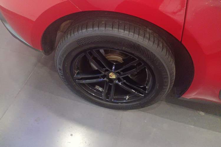 Used Porsche Macan 2023 Macan 2.0T Right Rear Wheel Hub