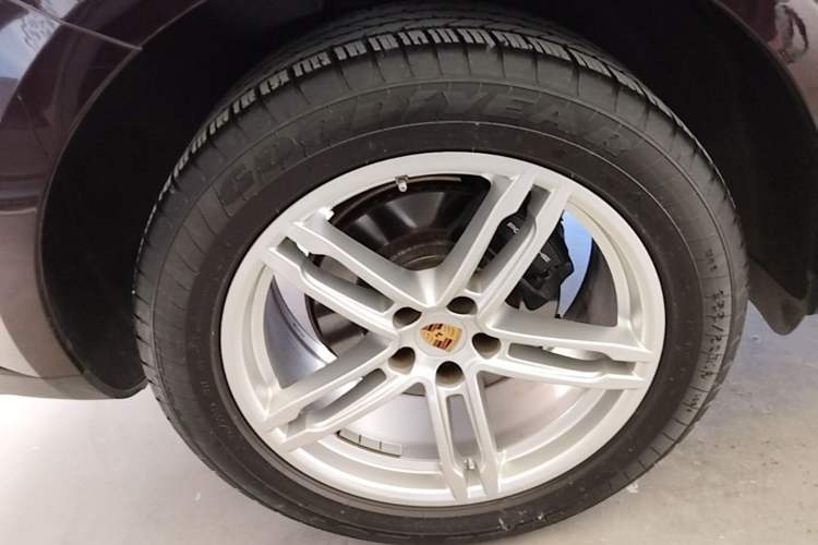 Used Porsche Macan 2023 Macan 2.0T Right Rear Wheel Hub