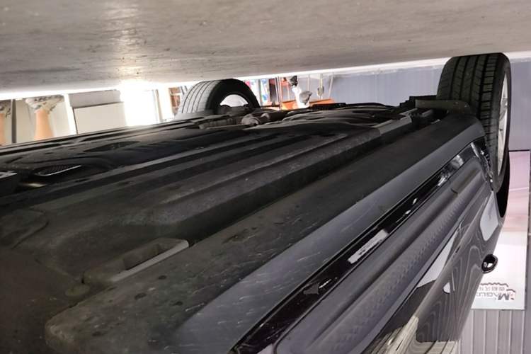 Used Porsche Macan 2023 Macan 2.0T Right Side Sill
