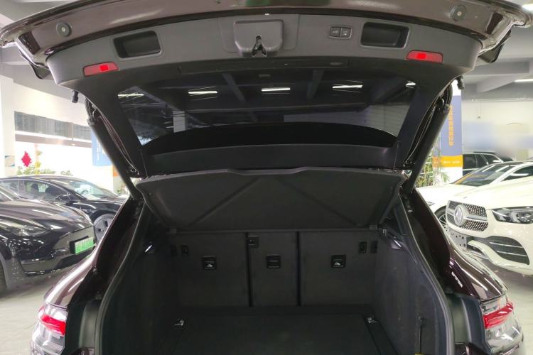 Used Porsche Macan 2023 Macan 2.0T Trunk