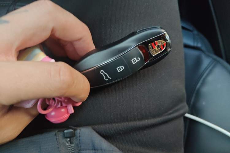 Used Porsche Macan 2023 Macan 2.0T Vehicle Key