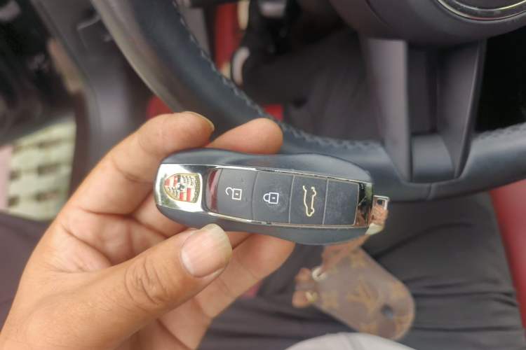 Used Porsche Macan 2023 Macan 2.0T Vehicle Key