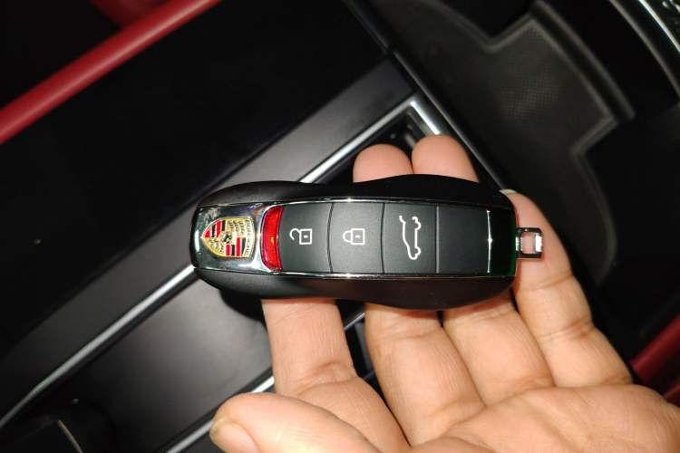 Used Porsche Macan 2023 Macan 2.0T Vehicle Key