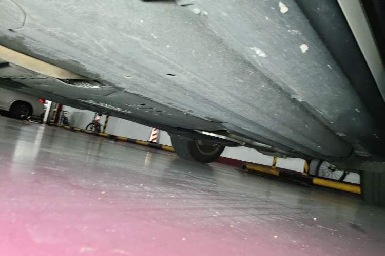 Used Porsche Macan 2023 Macan 2.0T Chassis Front Left