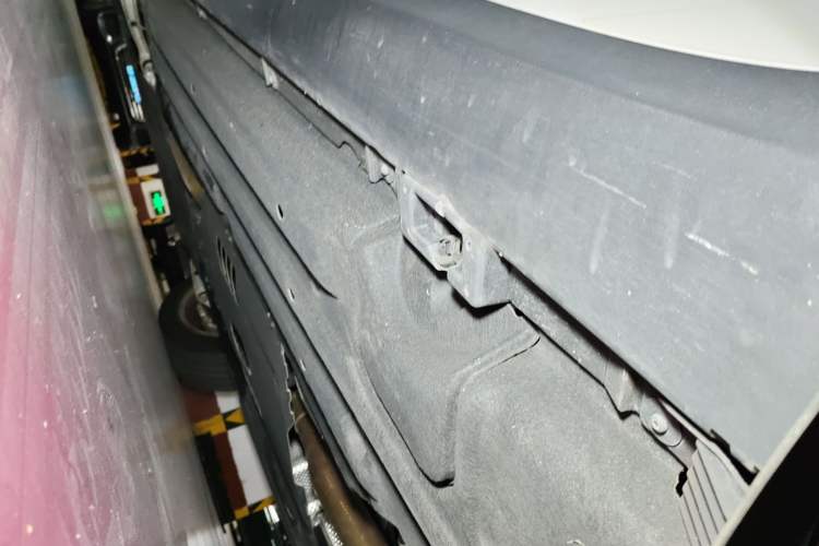 Used Porsche Macan 2023 Macan 2.0T Chassis Rear Left