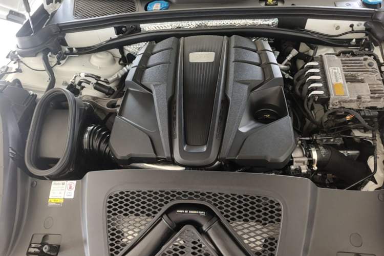 Used Porsche Macan 2023 Macan GTS 2.9T Engine Bay