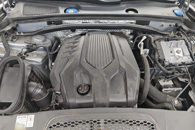 Used Porsche Macan 2023 Macan 2.0T Engine Bay