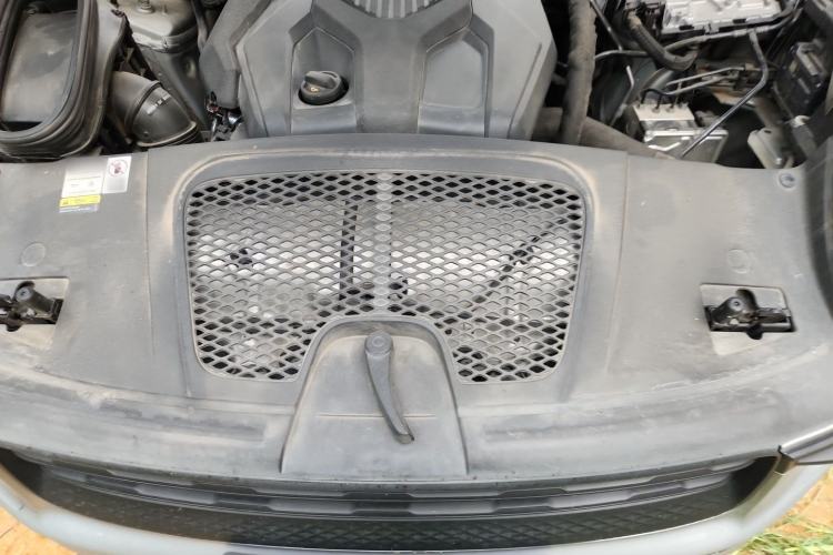 Used Porsche Macan 2023 Macan 2.0T Engine Bay