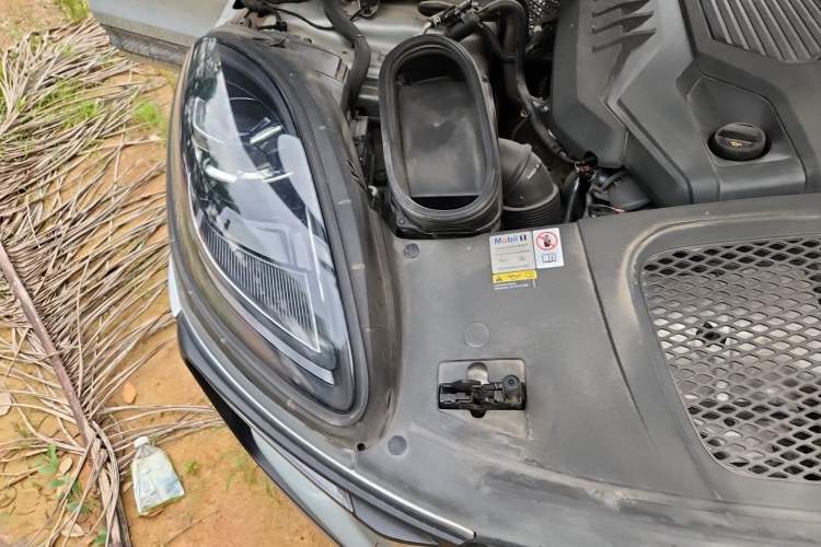Used Porsche Macan 2023 Macan 2.0T Engine Bay Right