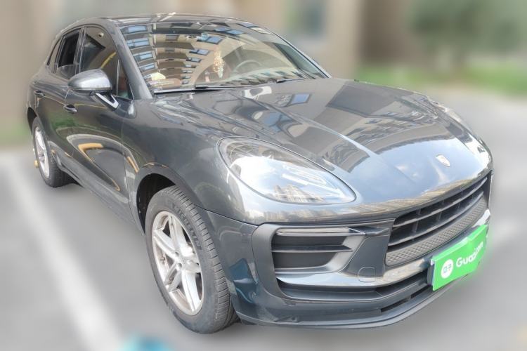 Used Porsche Macan 2023 Macan 2.0T Front Right 45 Deg
