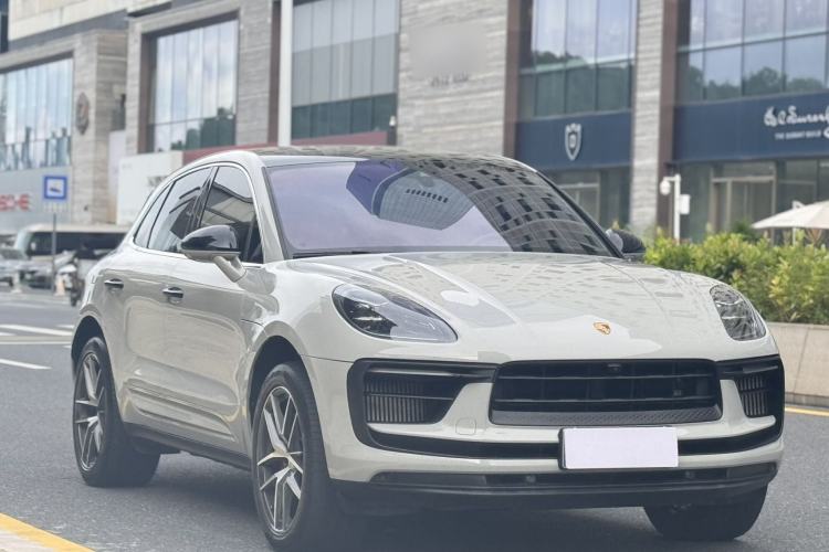 Used Porsche Macan 2023 Macan S 2.9T Front Right 45 Deg