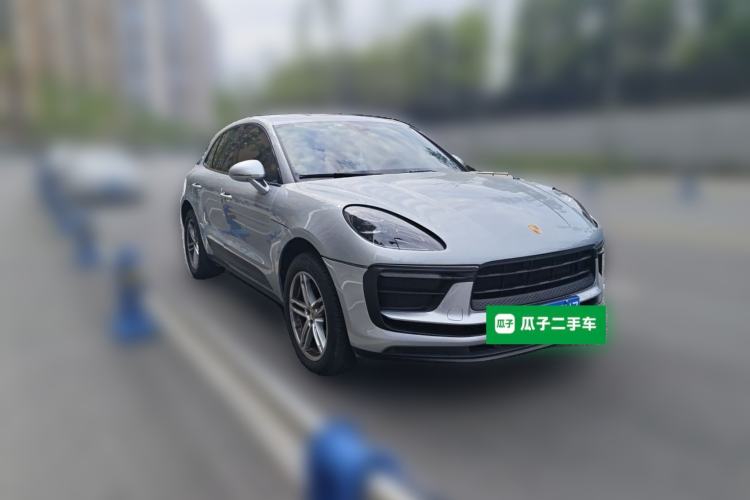 Used Porsche Macan 2023 Macan 2.0T Front Right 45 Deg