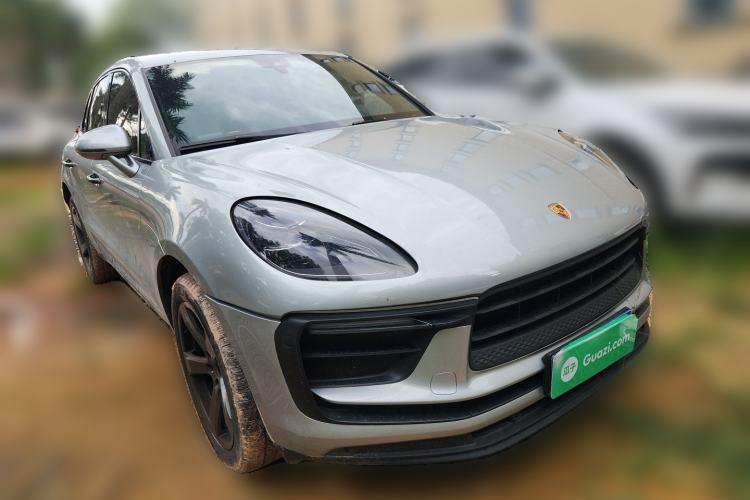 Used Porsche Macan 2023 Macan 2.0T Front Right 45 Deg