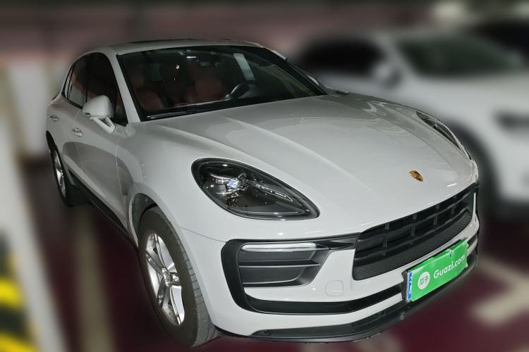 Used Porsche Macan 2023 Macan 2.0T Front Right 45 Deg