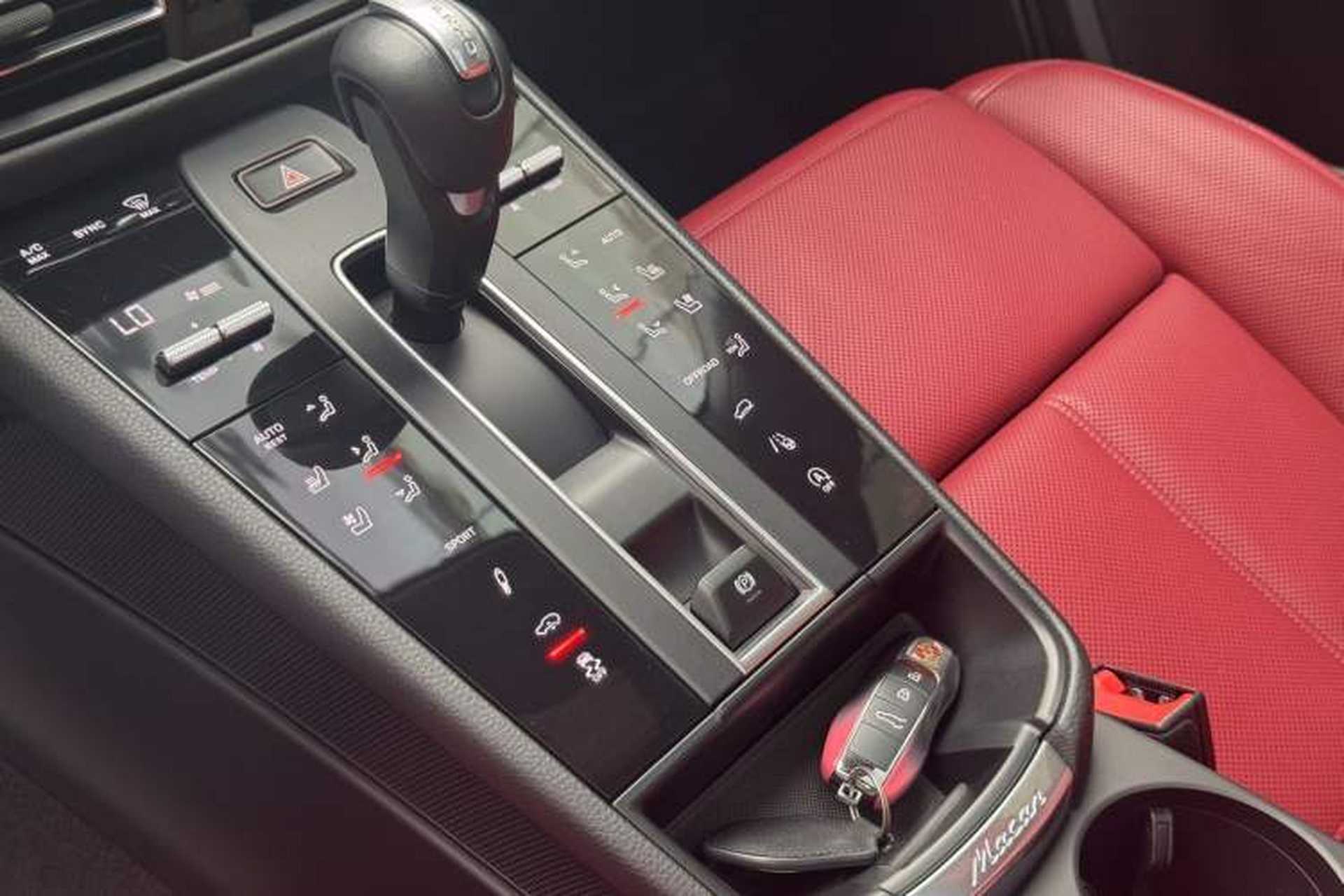 Used Porsche Macan 2023 Macan S 2.9T Gear Lever