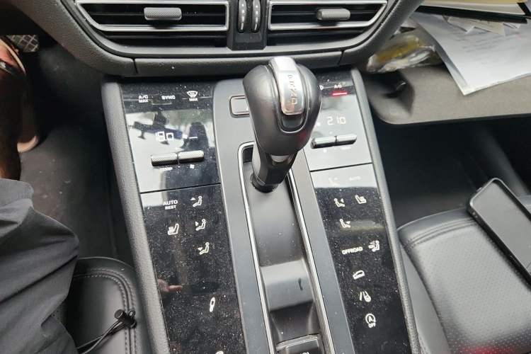 Used Porsche Macan 2023 Macan 2.0T Gear Lever