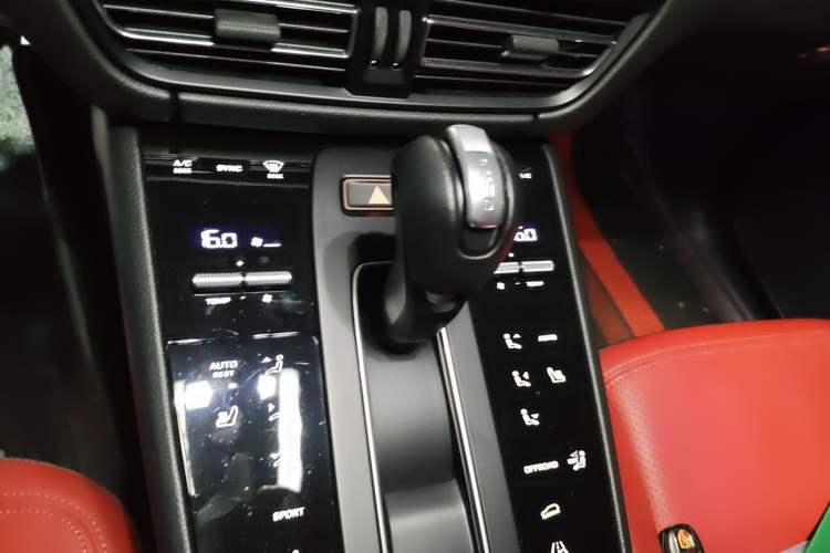 Used Porsche Macan 2023 Macan 2.0T Gear Lever